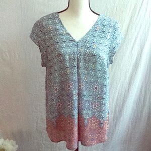 💙3 for $15💙 DR2: Blue & Pink printed blouse